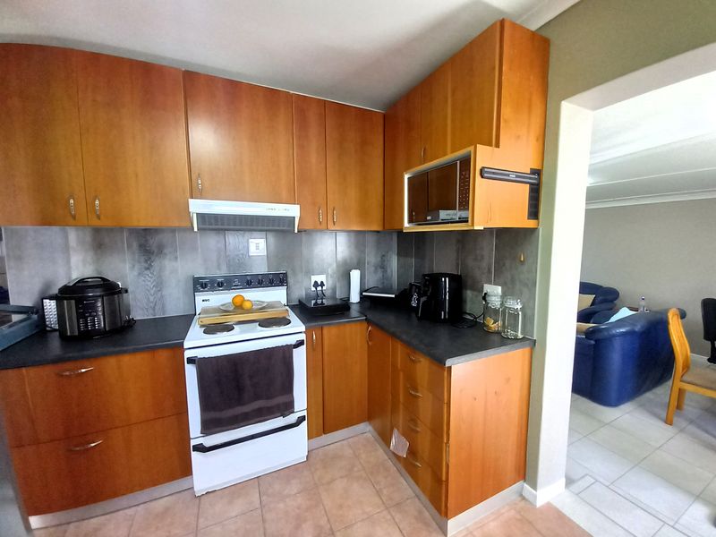 Warm and inviting family home - Photo 8