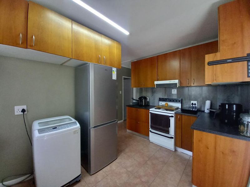 Warm and inviting family home - Photo 6