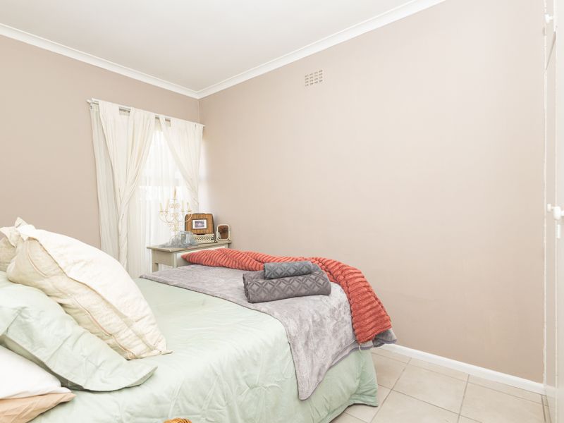 Warm and inviting family home - Photo 10