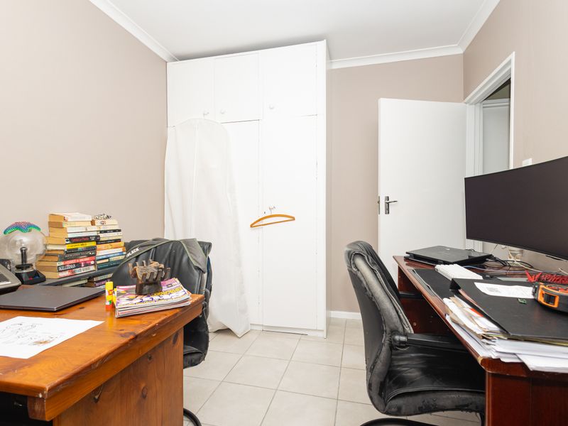 Warm and inviting family home - Photo 9