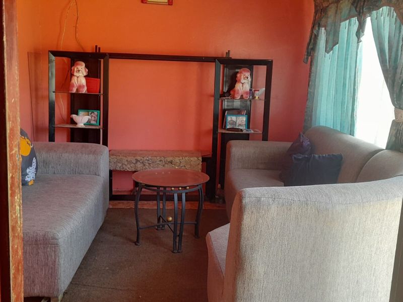 Modern and Spacious Family Home for Sale in Mdantsane NU12 - Photo 2