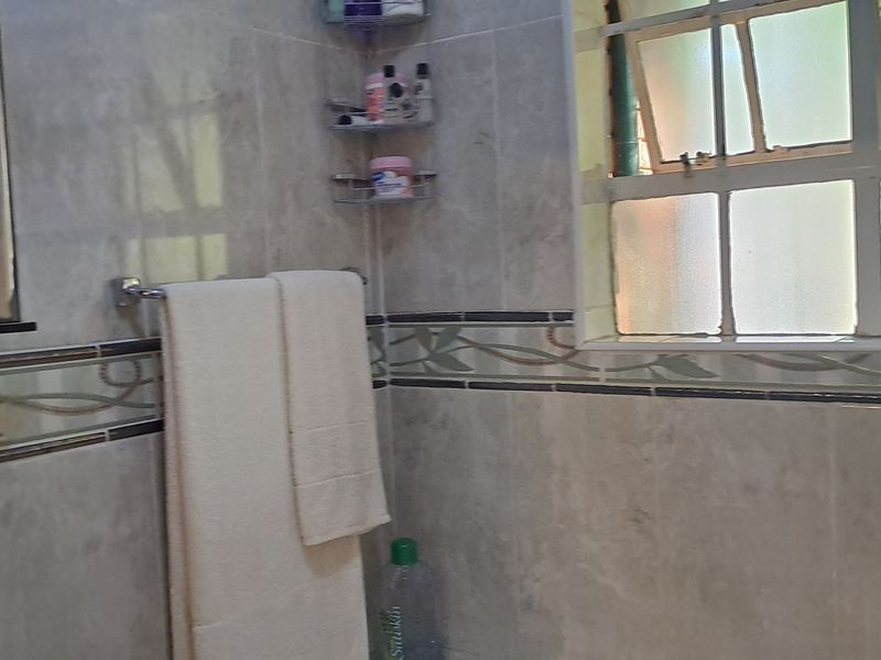 Secure location happy living!! - Photo 10