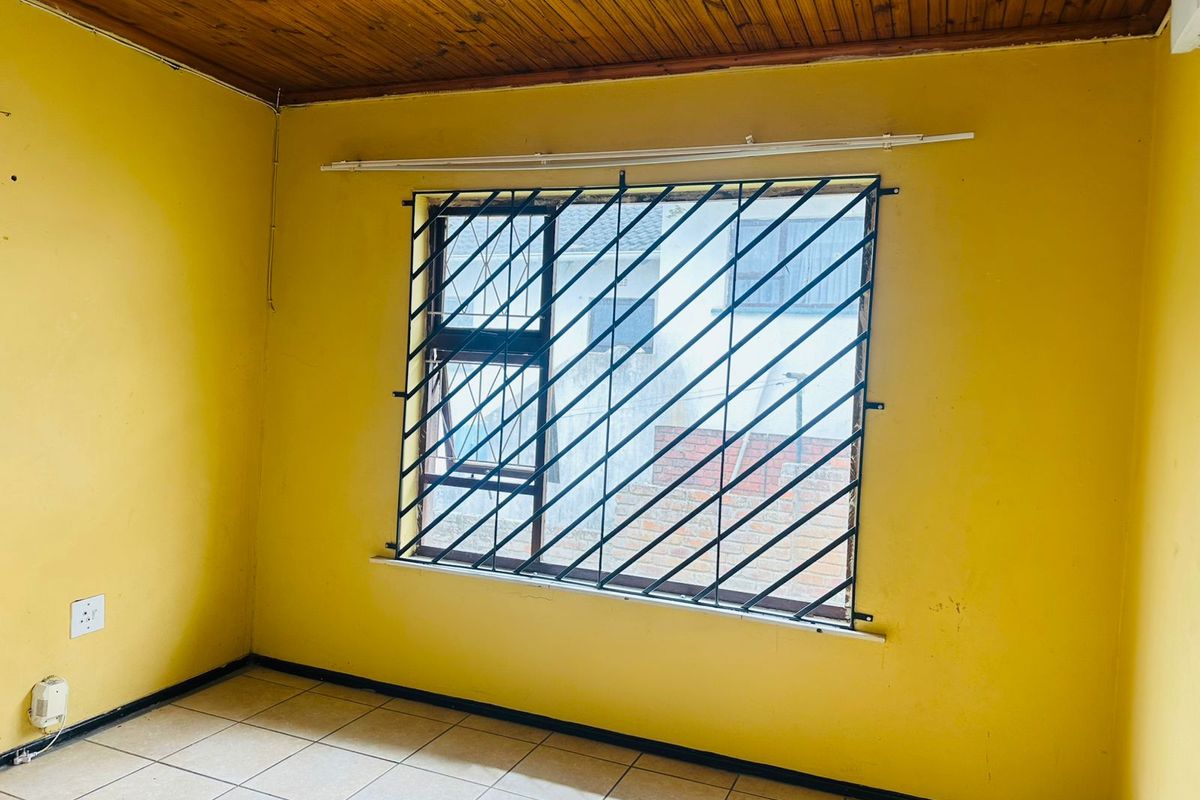 Inviting 2-Bedroom Home for Sale in Amalinda - Photo 4