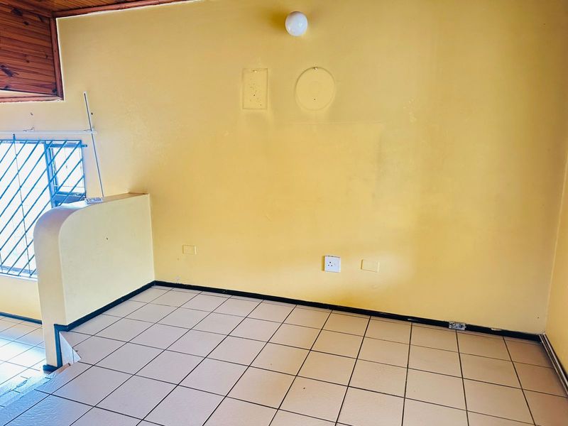 Inviting 2-Bedroom Home for Sale in Amalinda - Photo 9