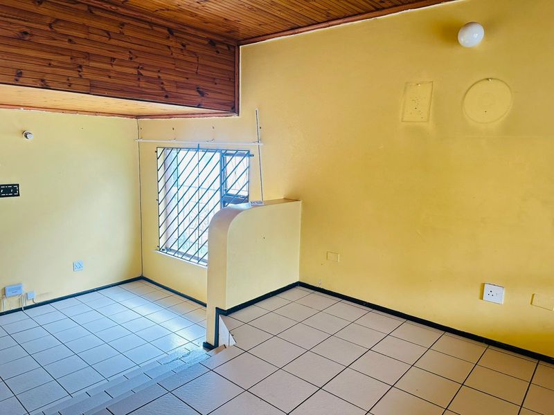 Inviting 2-Bedroom Home for Sale in Amalinda - Photo 8