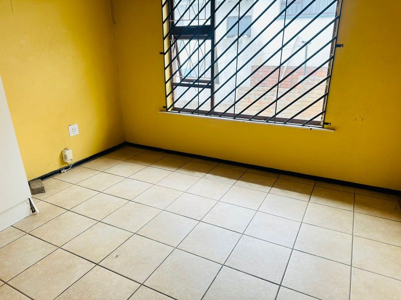 Inviting 2-Bedroom Home for Sale in Amalinda - Photo 7