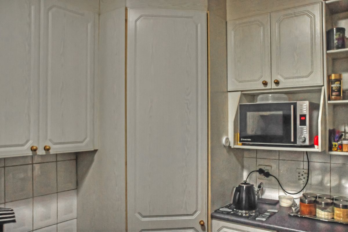 6 Bedroom Investment Property with Cottage & Dual Access - Photo 4