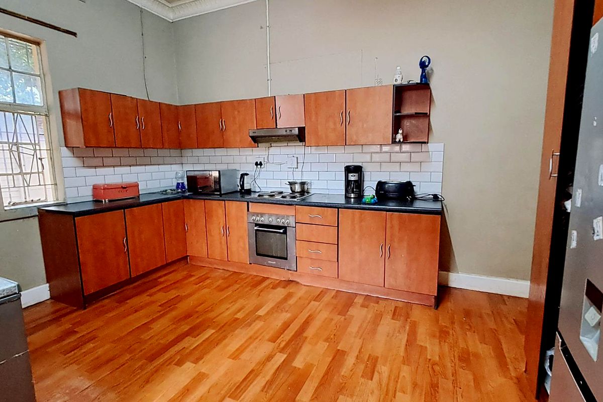 Smart Investment Dual Purpose Family Home with Income Potential - Photo 2