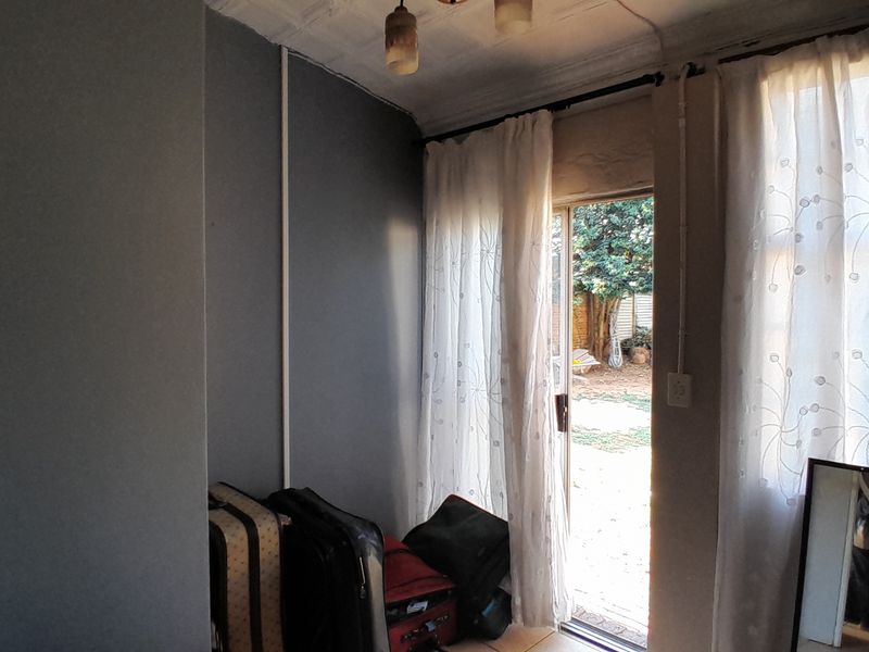 Smart Investment Dual Purpose Family Home with Income Potential - Photo 10