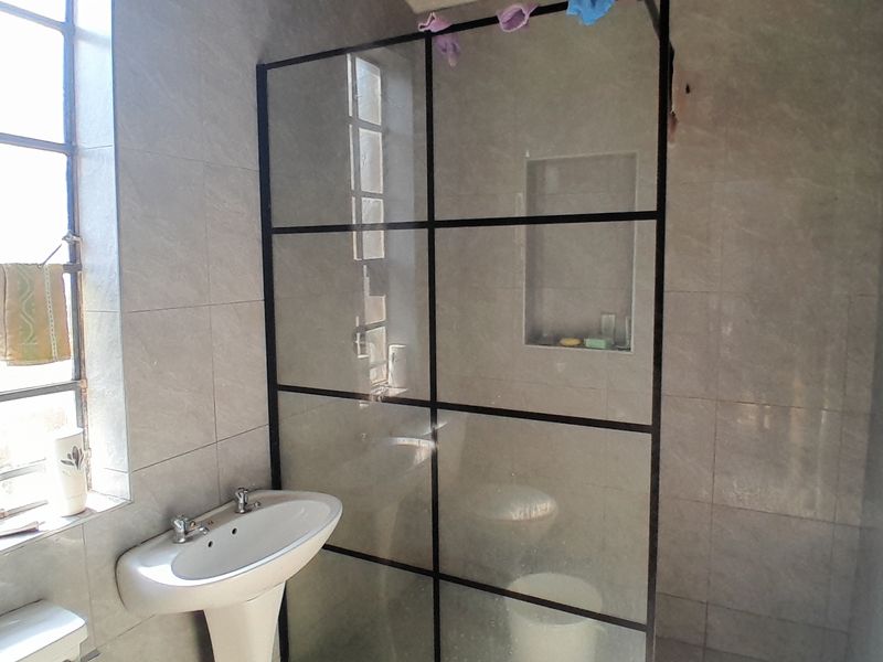 Smart Investment Dual Purpose Family Home with Income Potential - Photo 9