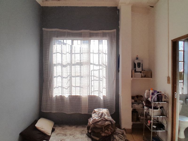 Smart Investment Dual Purpose Family Home with Income Potential - Photo 8