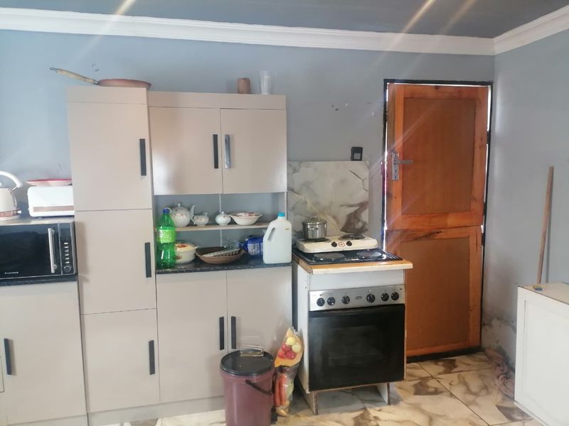 House Pending Sale In Vanderbijlpark - Photo 8