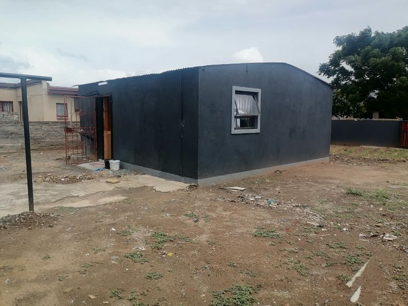 House Pending Sale In Vanderbijlpark - Photo 3