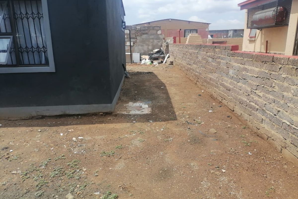 House Pending Sale In Vanderbijlpark - Photo 5