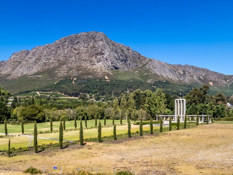 Exclusive, Safe, Secure and Extraordinary - Photo 6