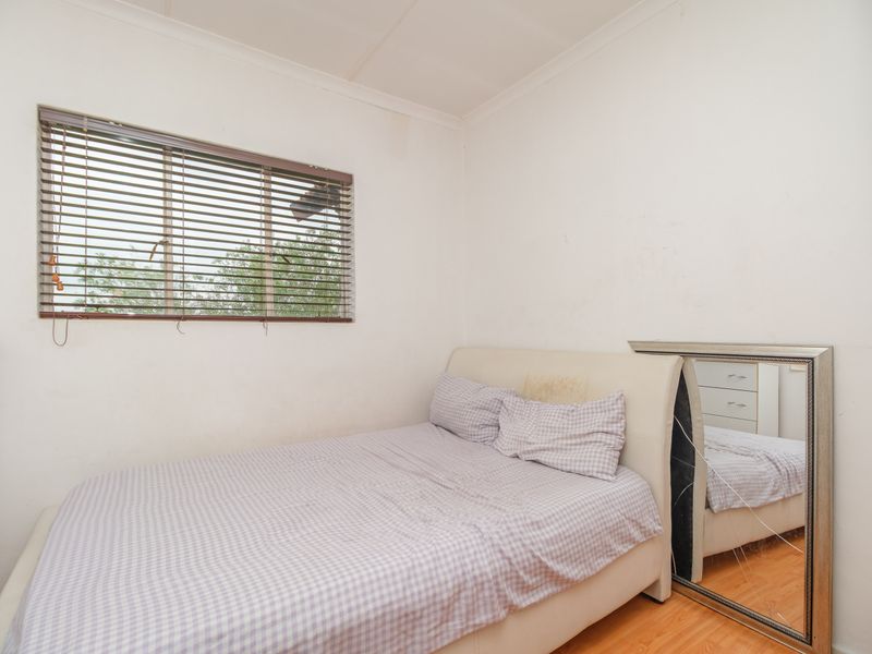 Modern 2-Bedroom Apartment with Garage in Blandford Court, North Riding - Photo 10