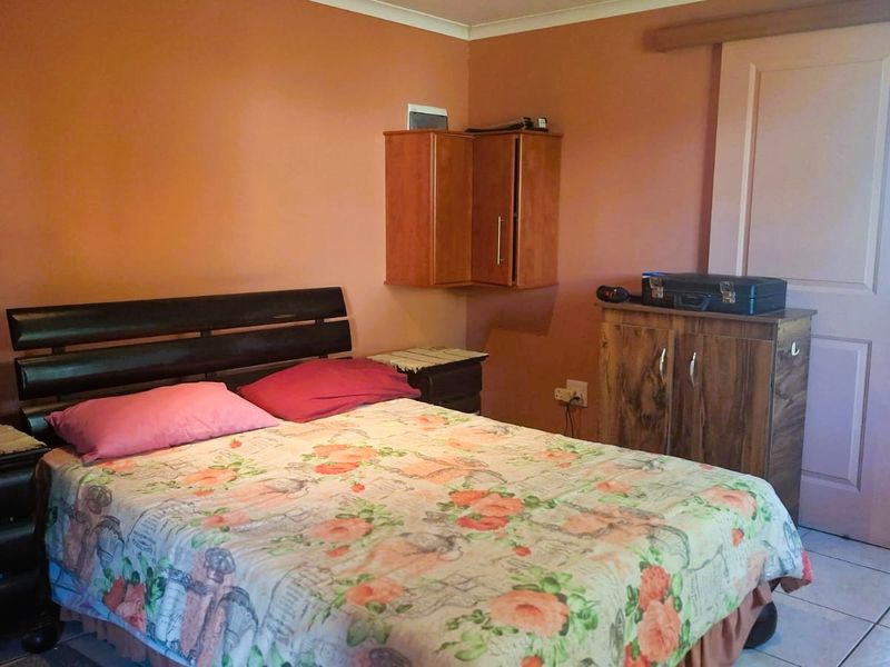 Cosy Clinker Brick Home for Sale in Jongesfontein - Photo 10