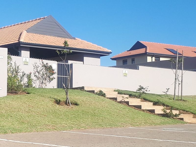 Secure Ground-Floor Unit in Kidds Beach Estate - Photo 4