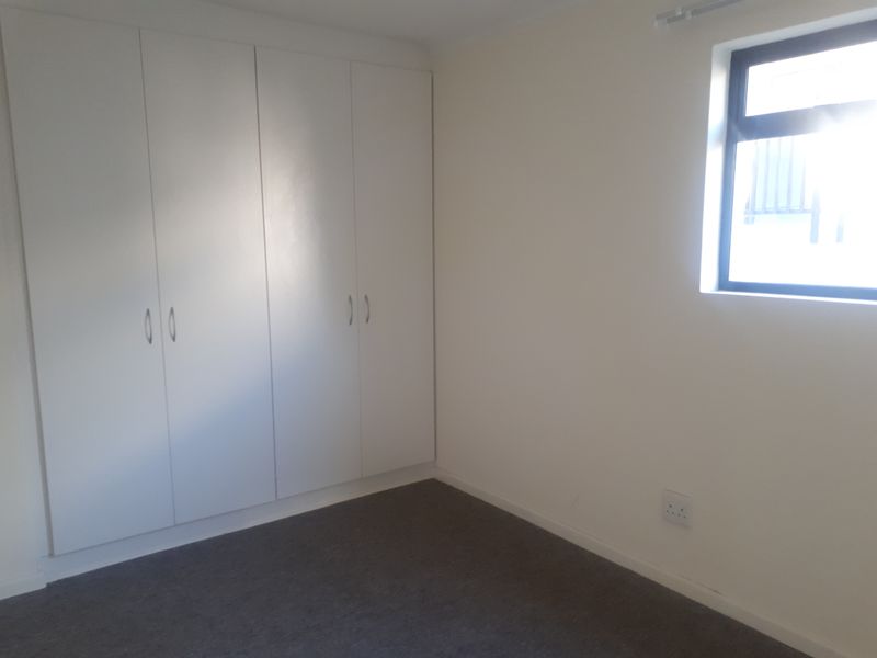 Secure Ground-Floor Unit in Kidds Beach Estate - Photo 9