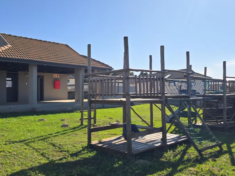 Secure Ground-Floor Unit in Kidds Beach Estate - Photo 3