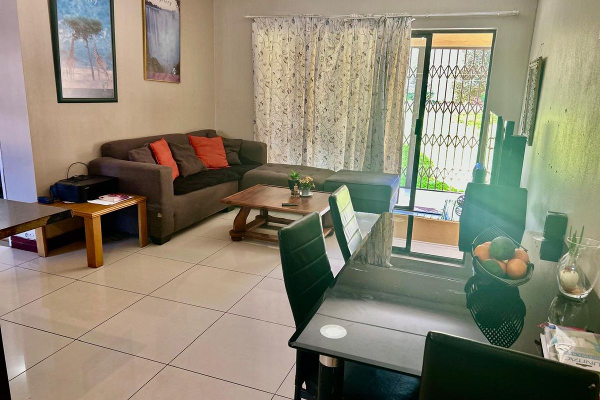 R 799 999 | Relaxed Ground Floor Living with Pool Access Nearby - Photo 5