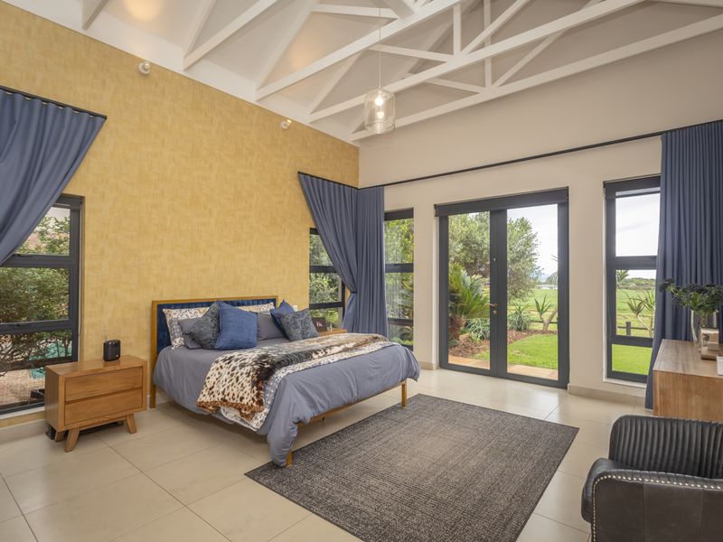 Modern Designer Home Boasting Exceptional Views and Lifestyle Comfort - Photo 3