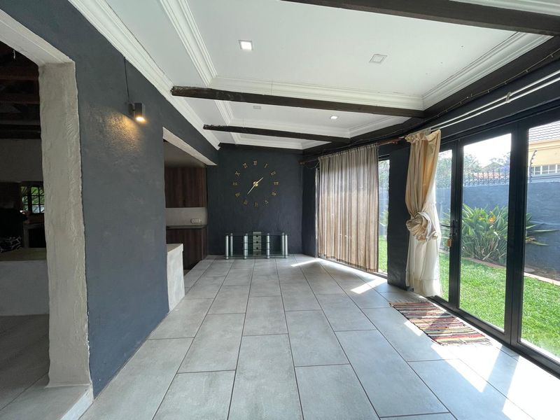 Something different with endless potential for sale in Waterkloof Ridge - Photo 6