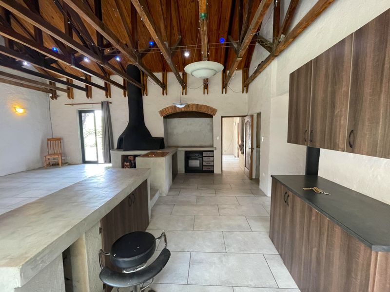 Something different with endless potential for sale in Waterkloof Ridge - Photo 9