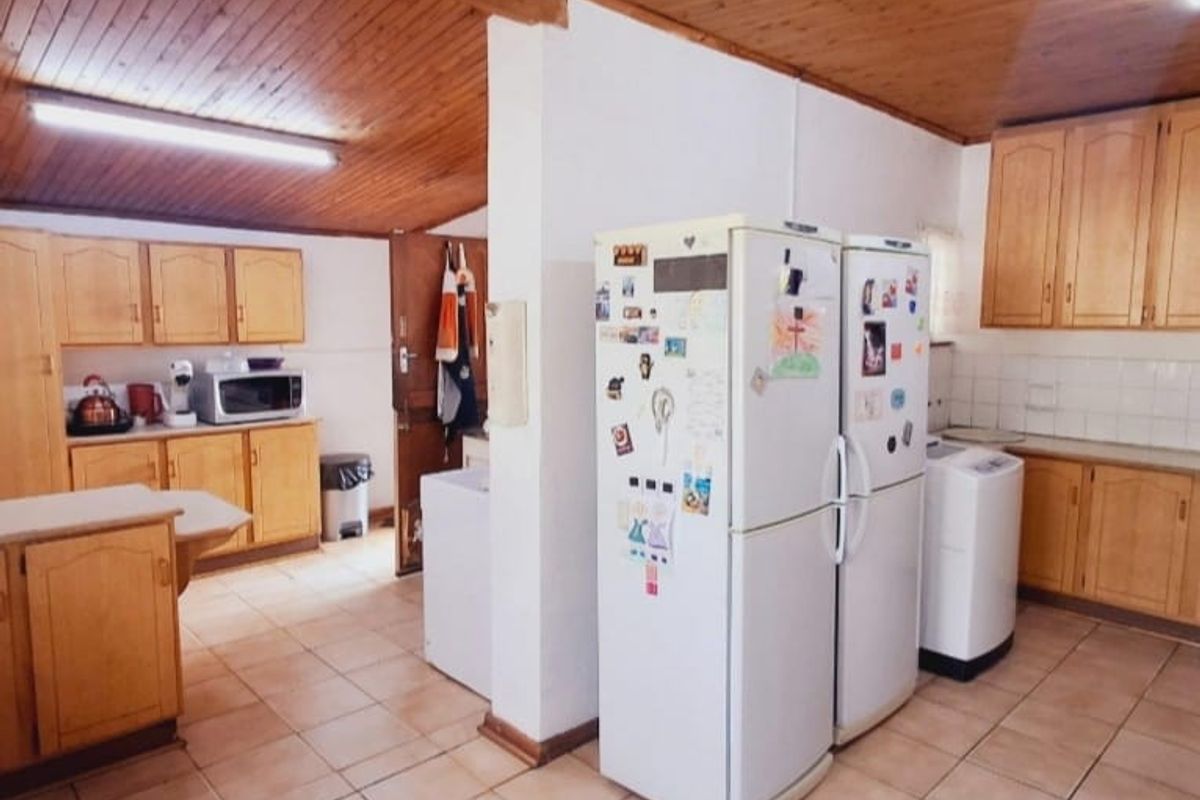 4 Bedroom House for Sale in Sasolburg Ext 12 - Photo 5