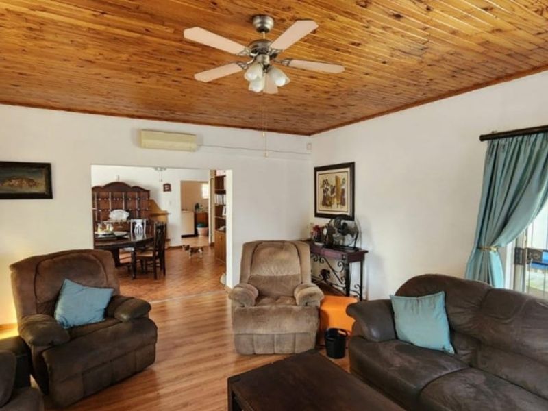 4 Bedroom House for Sale in Sasolburg Ext 12 - Photo 6