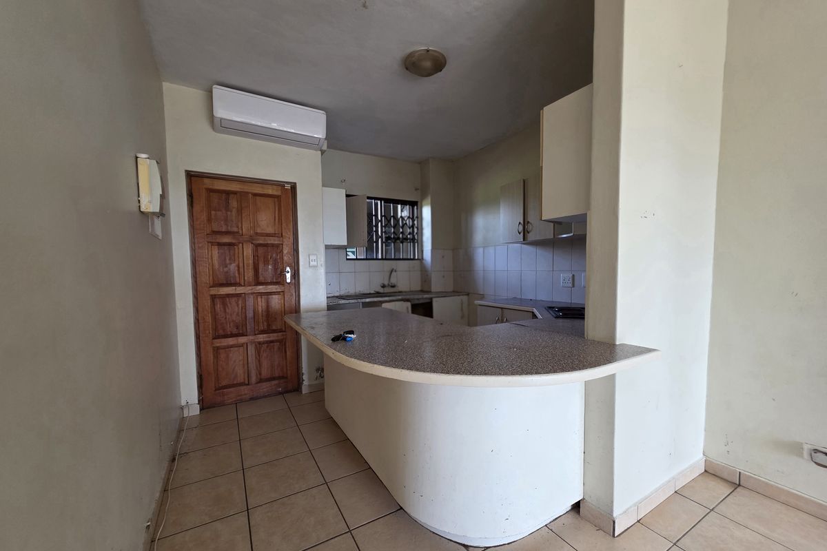 Convenient Living in a Secure Complex - Photo 4