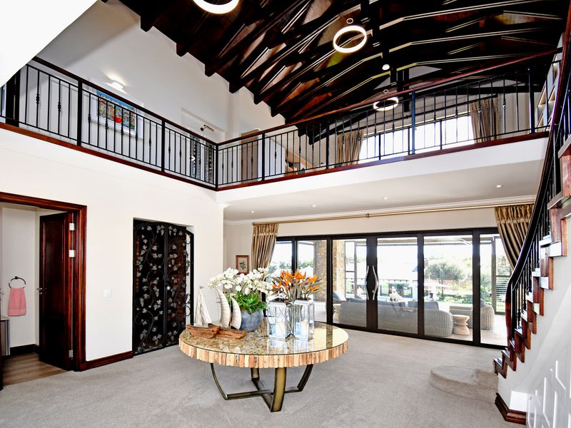 An Exceptional Country Retreat with a Charming Guest Cottage – Where Luxury Feels Like Home - Photo 3