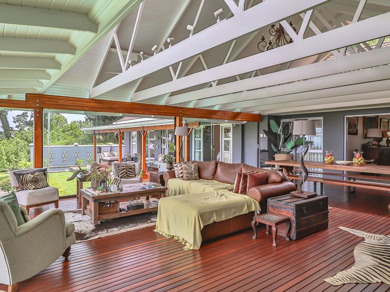 Gorgeous and Gracious - Photo 6