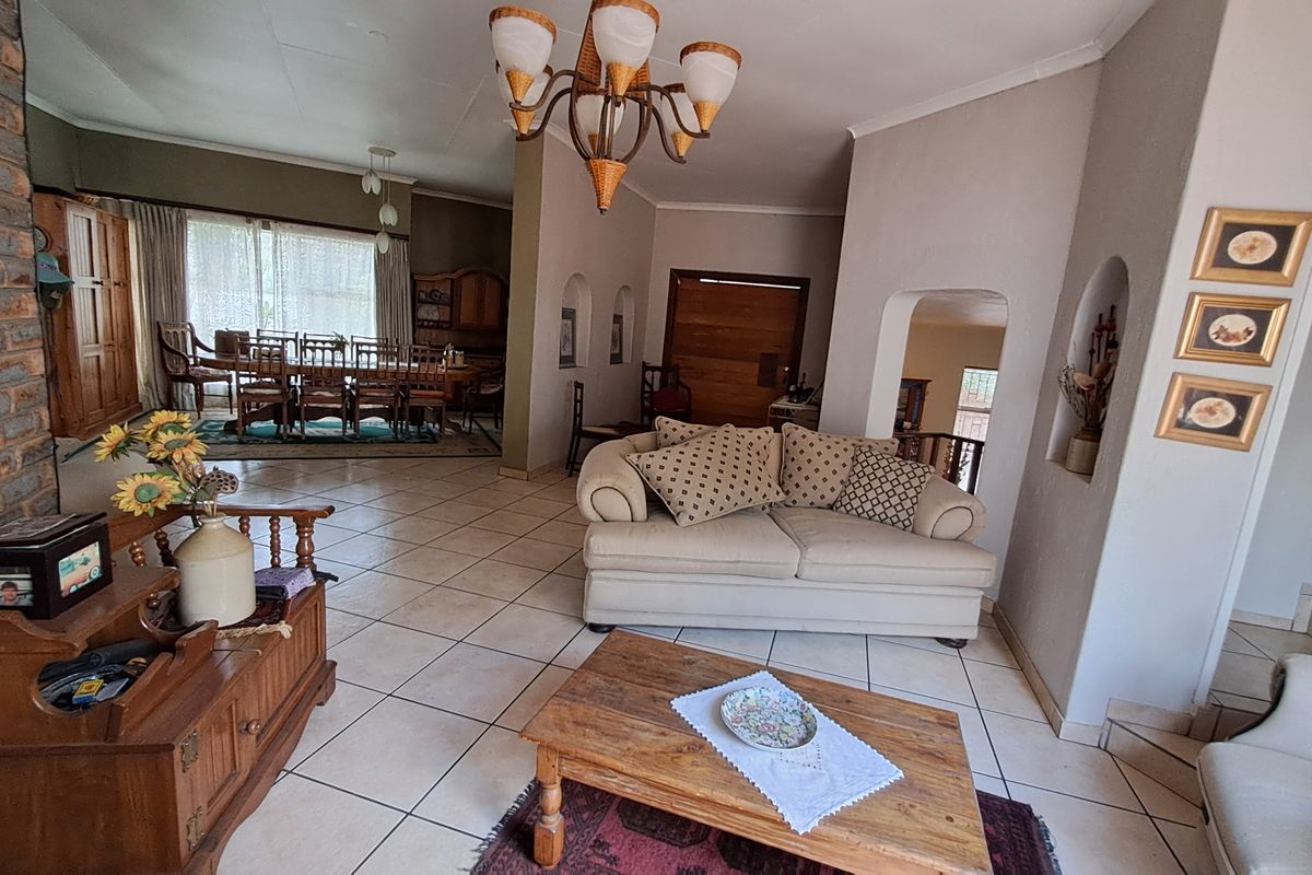 Nature-Lovers’ Family Haven on the Suikerbos Ridge - Photo 4