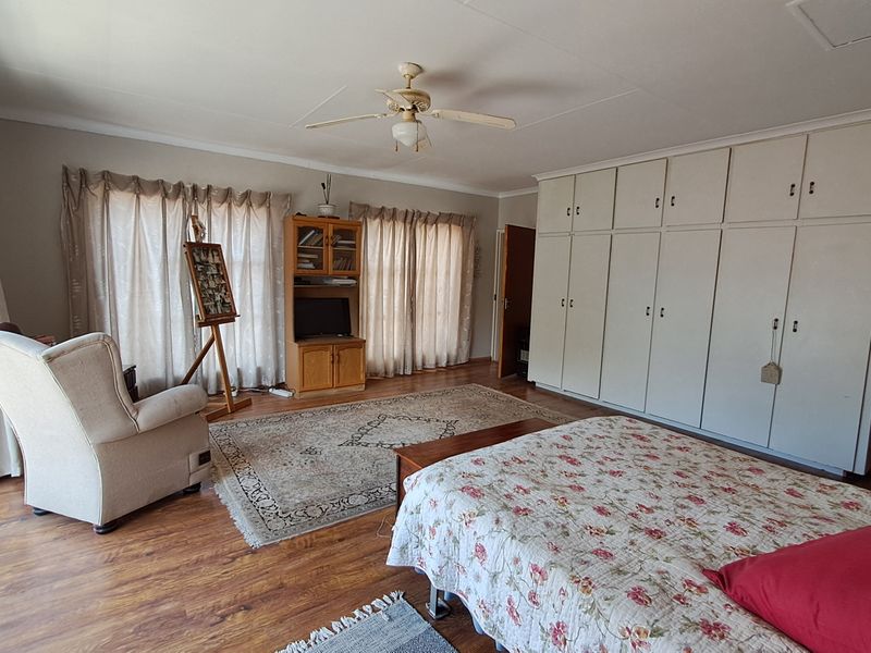 Nature-Lovers’ Family Haven on the Suikerbos Ridge - Photo 7