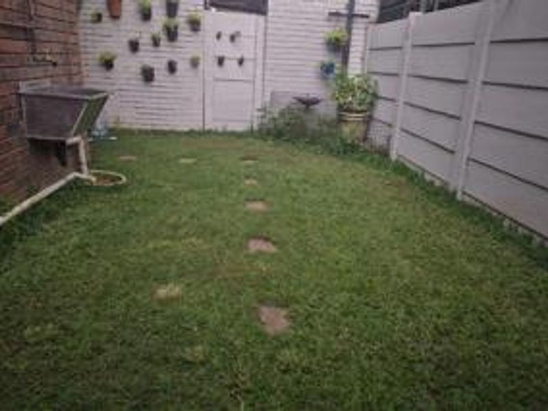 Neat & Spacious Townhouse in a Popular, Well-Located Area - Photo 8