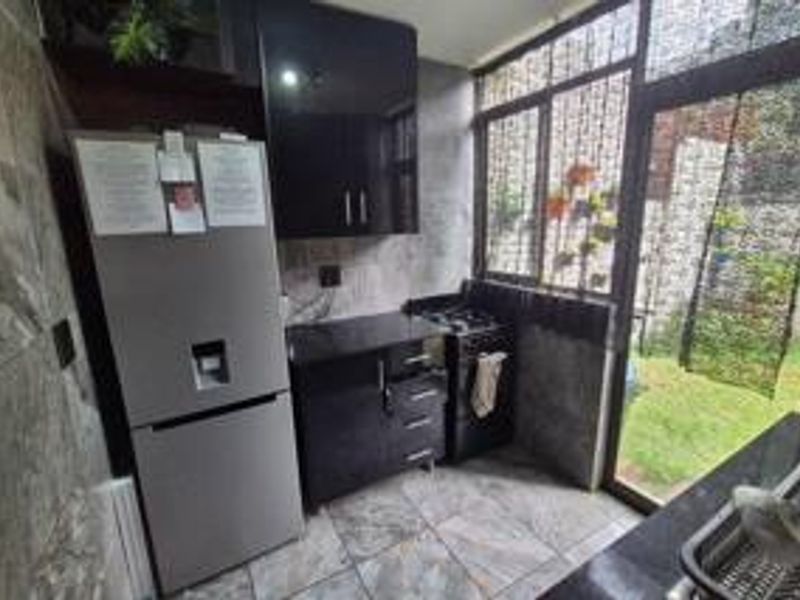 Neat & Spacious Townhouse in a Popular, Well-Located Area - Photo 3