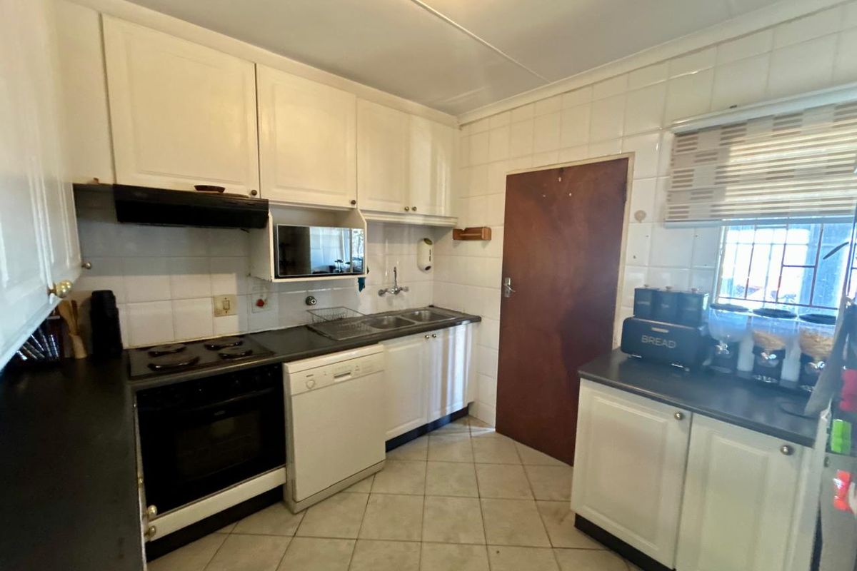 4 Bedroom Townhouse with Income-Generating Cottage | Walking Distance to Halfway House Primary - Photo 5