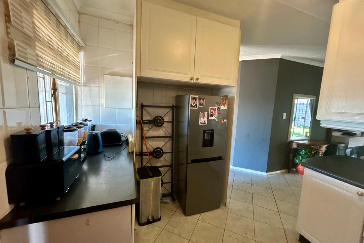 4 Bedroom Townhouse with Income-Generating Cottage | Walking Distance to Halfway House Primary - Photo 3