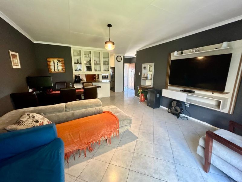 4 Bedroom Townhouse with Income-Generating Cottage | Walking Distance to Halfway House Primary - Photo 7
