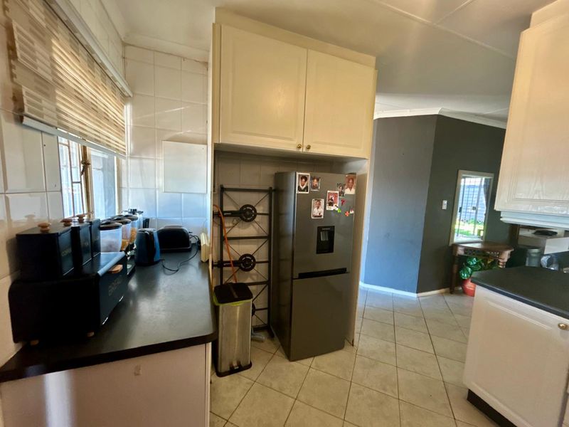 4 Bedroom Townhouse with Income-Generating Cottage | Walking Distance to Halfway House Primary - Photo 3