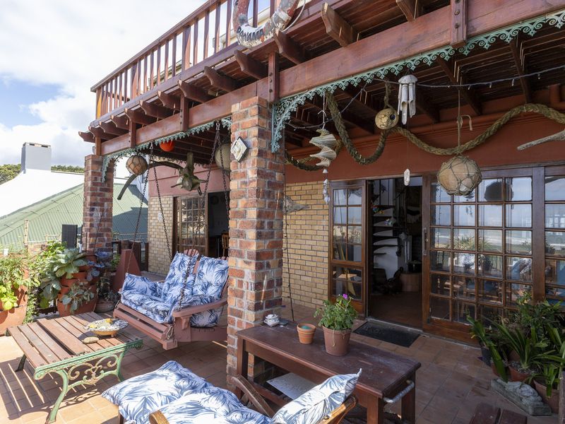 Triple-Storey Facebrick Holiday Home with Panoramic Views in Mgwalana - Photo 3