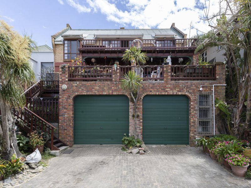 Triple-Storey Facebrick Holiday Home with Panoramic Views in Mgwalana - Photo 2