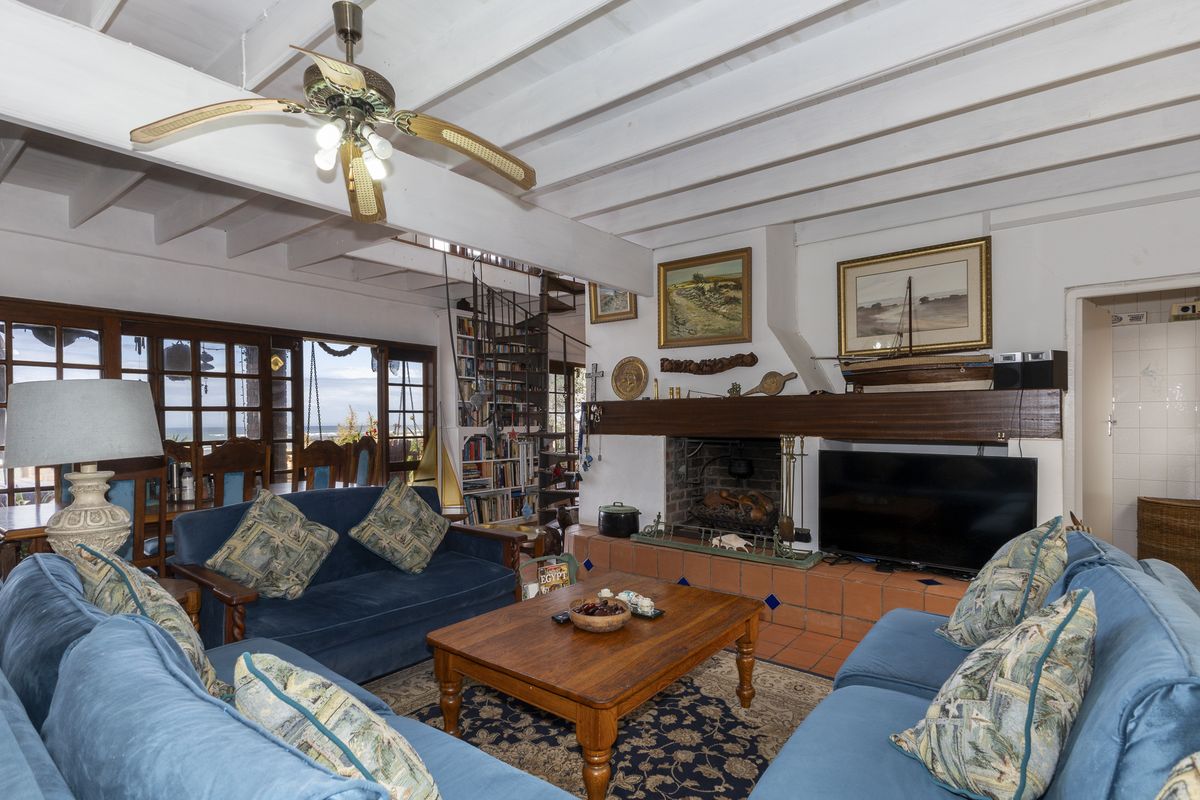 Triple-Storey Facebrick Holiday Home with Panoramic Views in Mgwalana - Photo 5