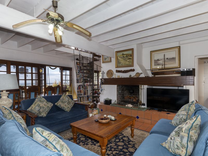 Triple-Storey Facebrick Holiday Home with Panoramic Views in Mgwalana - Photo 5