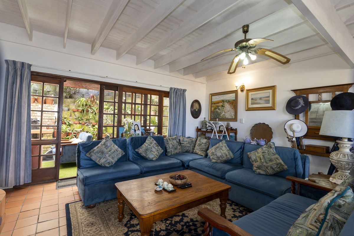 Triple-Storey Facebrick Holiday Home with Panoramic Views in Mgwalana - Photo 4