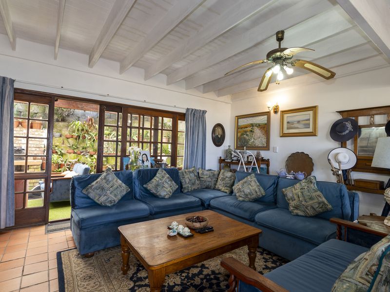 Triple-Storey Facebrick Holiday Home with Panoramic Views in Mgwalana - Photo 4