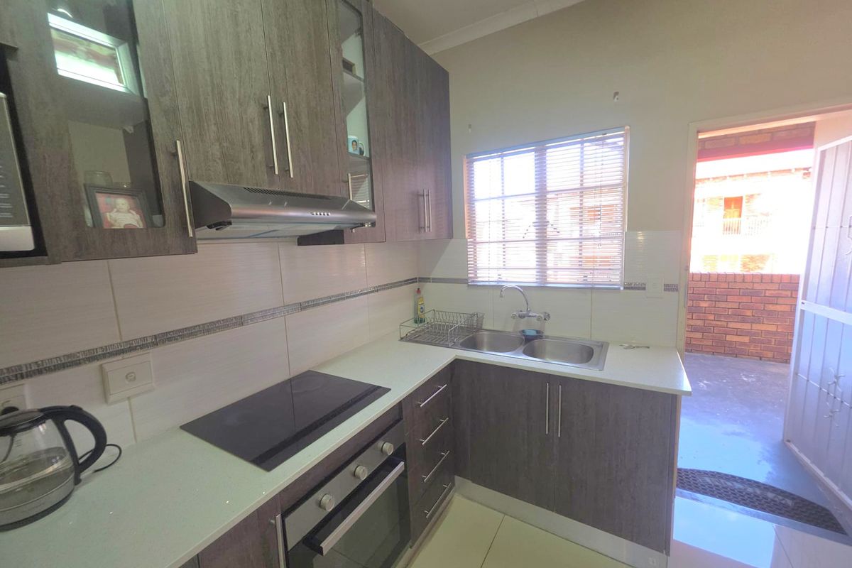 Modern Living Meets High Returns: A Gem in Erand Gardens - Photo 5