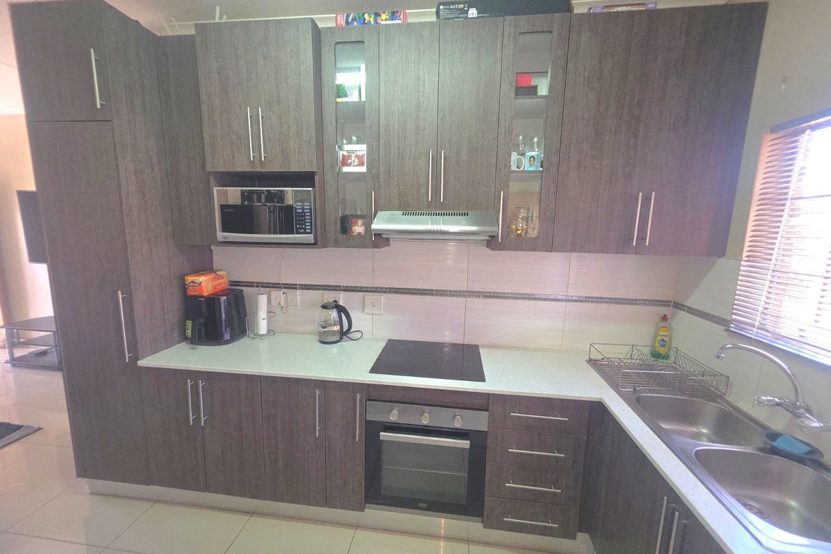 Modern Living Meets High Returns: A Gem in Erand Gardens - Photo 4