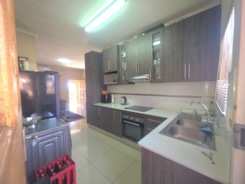 Modern Living Meets High Returns: A Gem in Erand Gardens - Photo 1